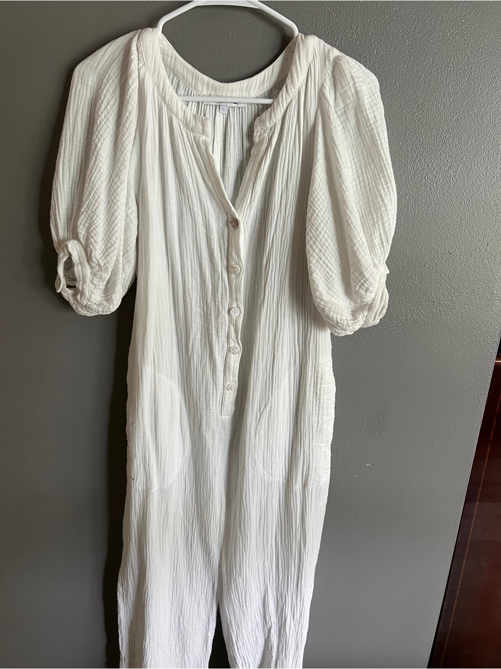 Olivaceous Cream Puff-Sleeve Button-Front jumpsuit size small